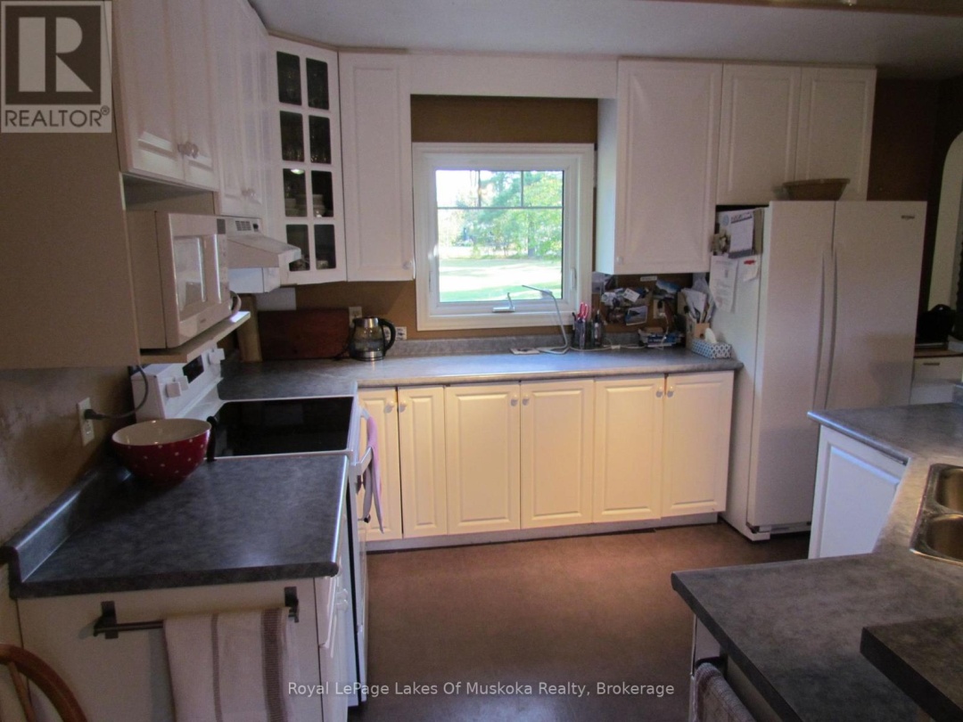 1016 LAYCOX ROAD, 