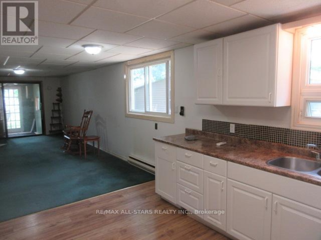 83 KING STREET W, 
