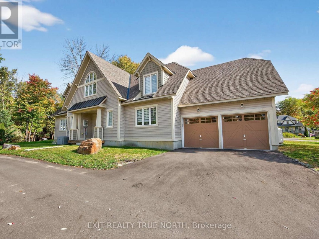 4 COUNTRY TRAIL, 