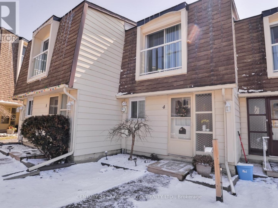 UNIT 4 - 4 PARADISE BOULEVARD, Lake Simcoe