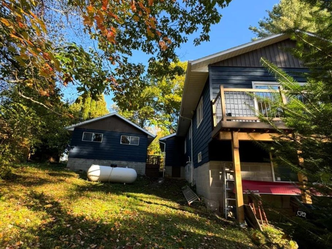 3000 WHELAN WAY, Black River