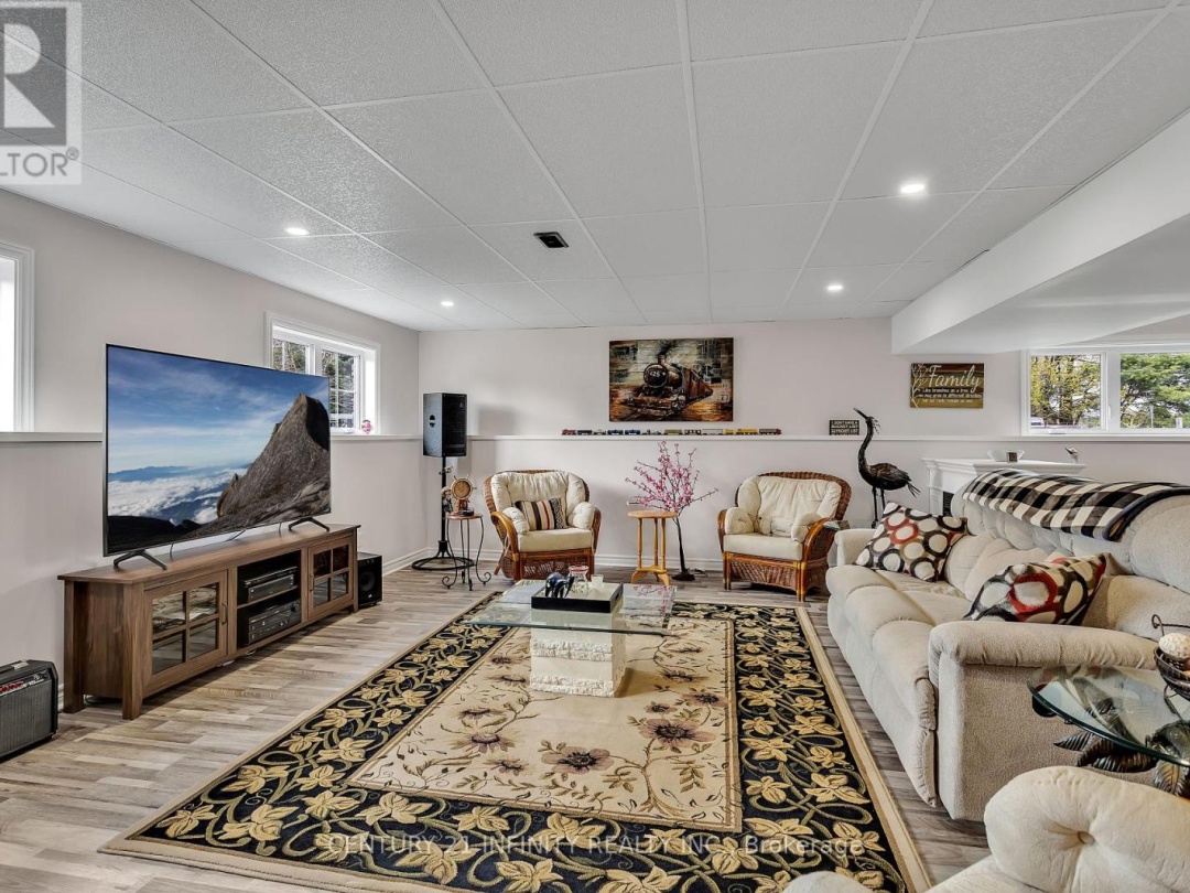240 Burnt River Road, Kawartha Lakes (Somerville)