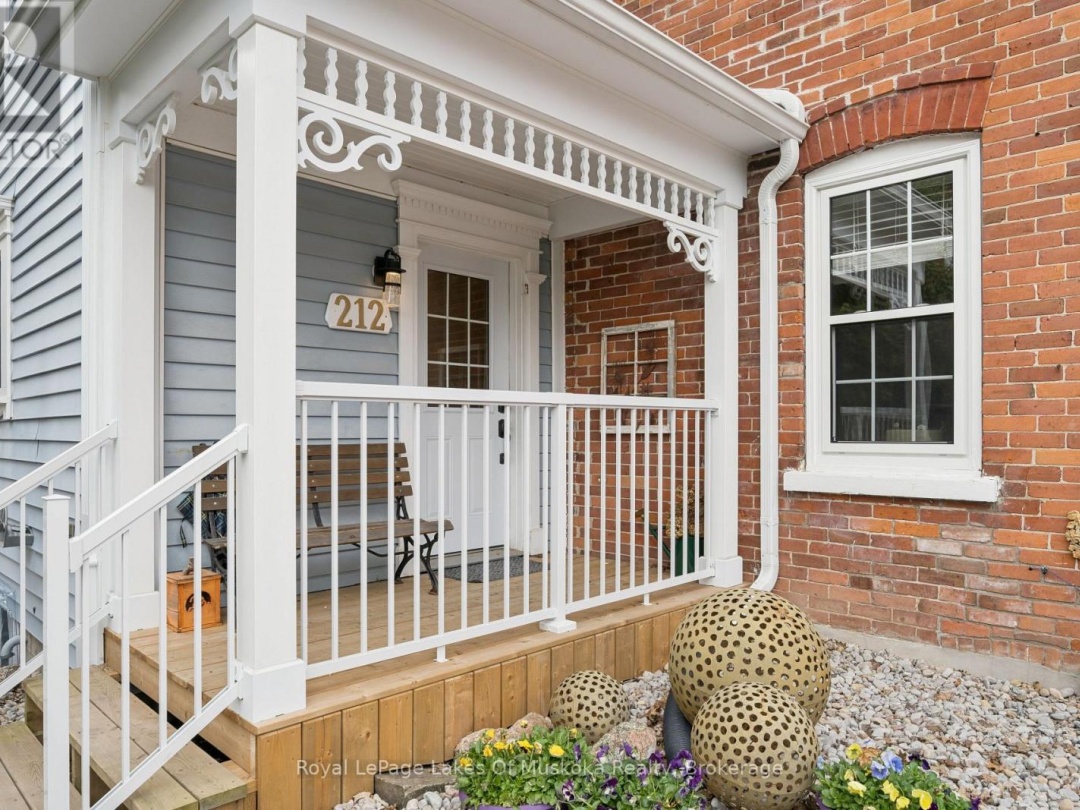 212 JAMES STREET, Bracebridge (Macaulay)