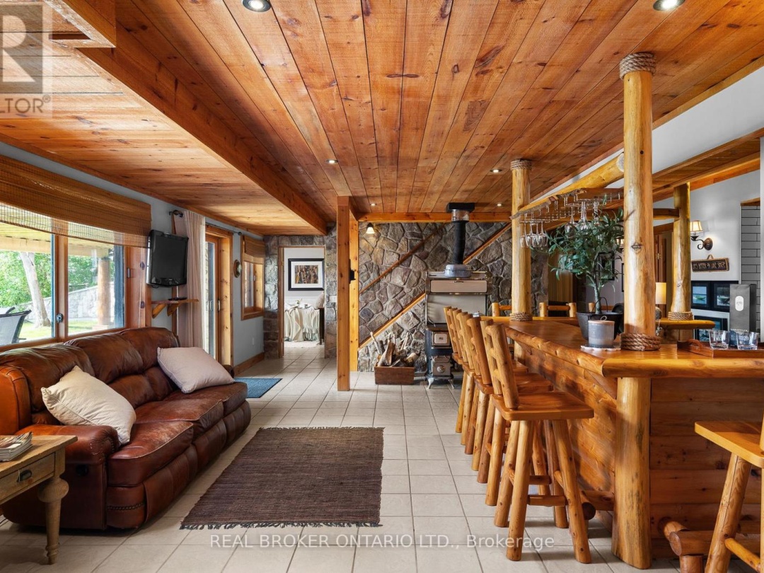 99 CREIGHTON STREET, Lake Simcoe