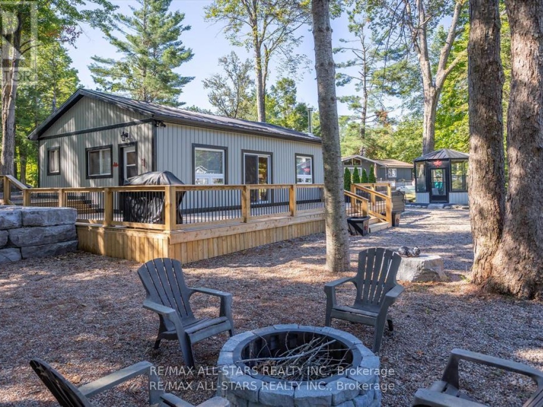 11 LITTLE BAY DRIVE, Gull River