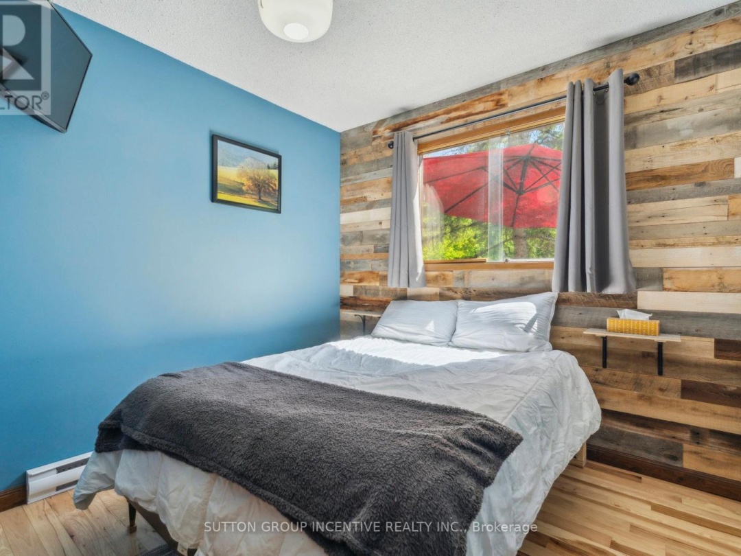 11 MACKENZIE PLACE, Balsam Lake