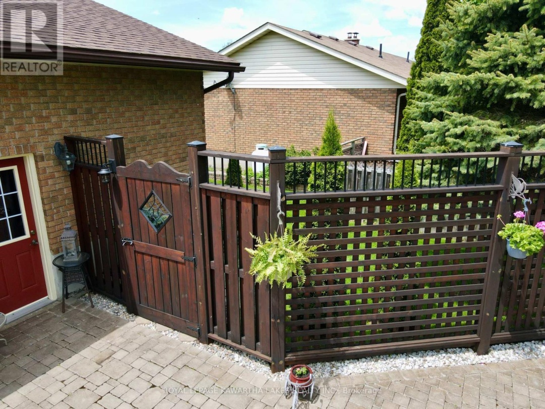 30 Grant Drive, Kawartha Lakes (Oakwood)