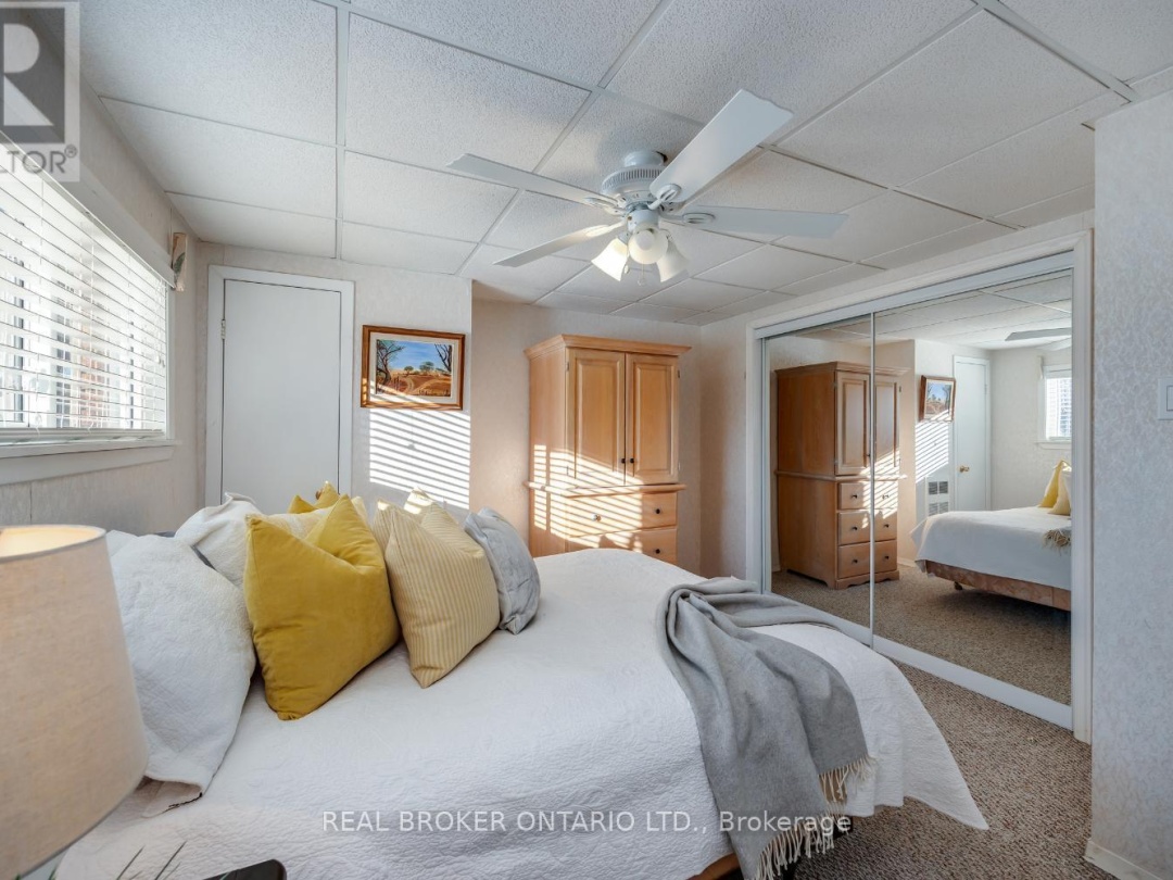 307 THE CAPTAIN'S CORNER, 