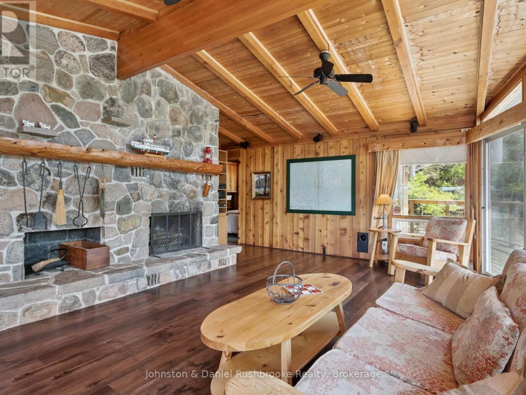 1052 NORTH SUNSET BAY ROAD, Lake Muskoka