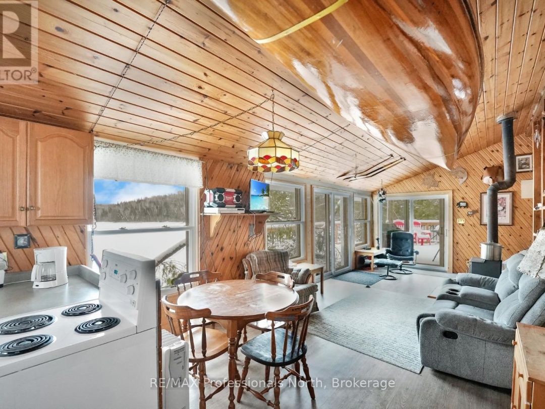 1027 DOW TRAIL, Haliburton Lake