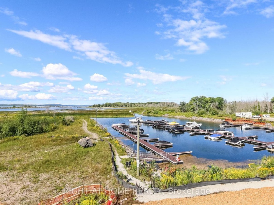 100 MARINA VILLAGE DRIVE, Georgian Bay