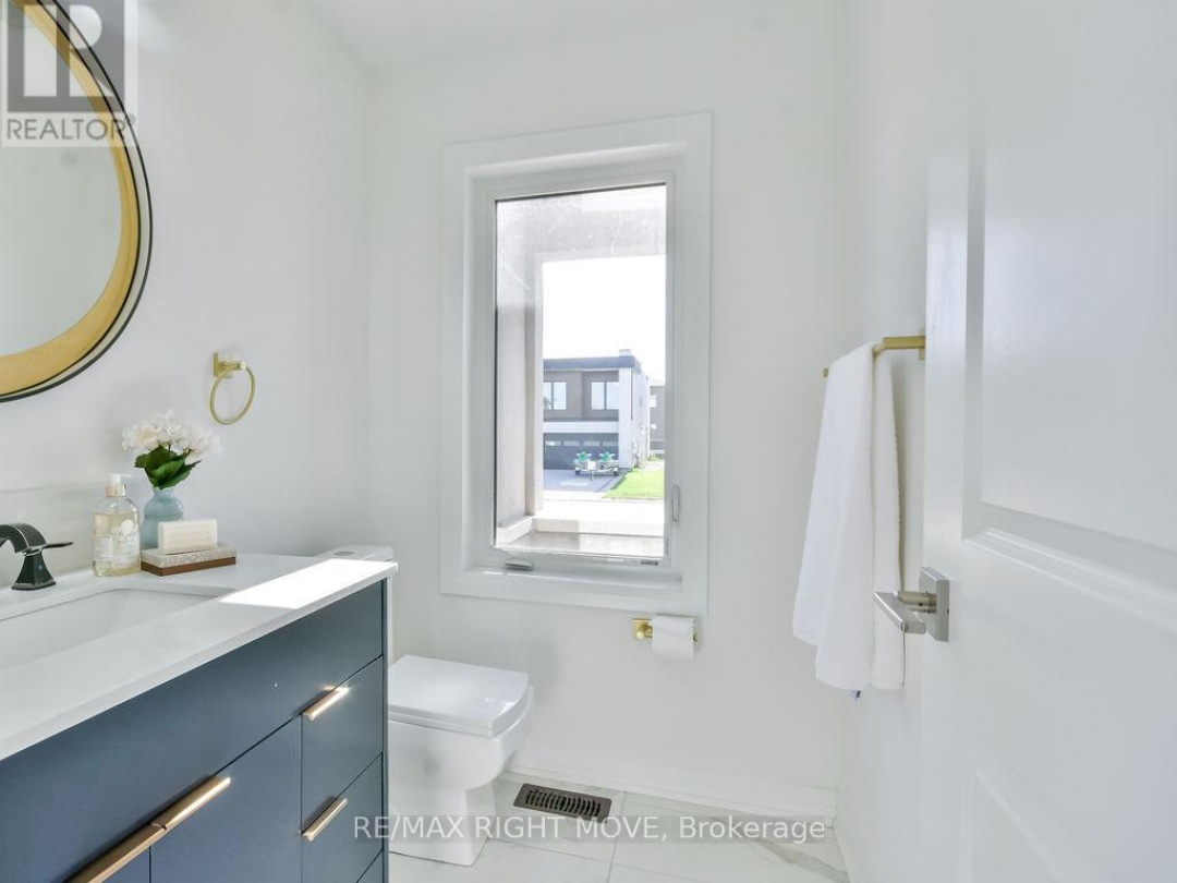 3721 QUAYSIDE DRIVE, Severn (West Shore)