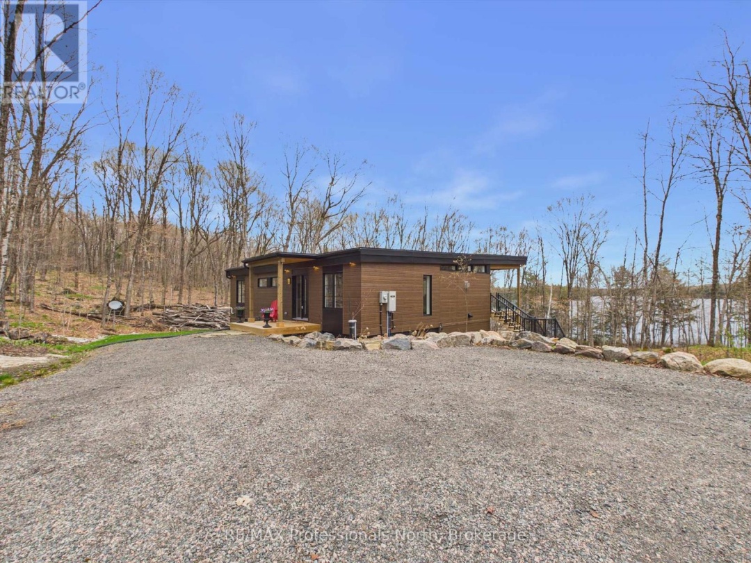 1011 OLD COTTAGE ROAD, Mckay Lake