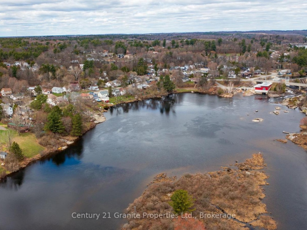 29 WILLIAM STREET, Parry Sound