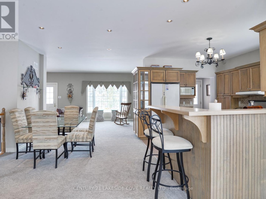 2811 STEPHEN DRIVE, Lake Simcoe