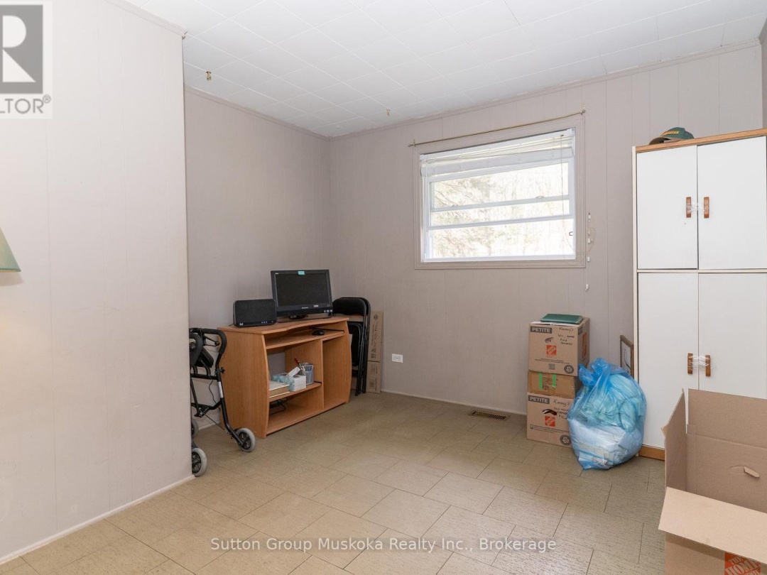 15 GLEN ACRES ROAD, 