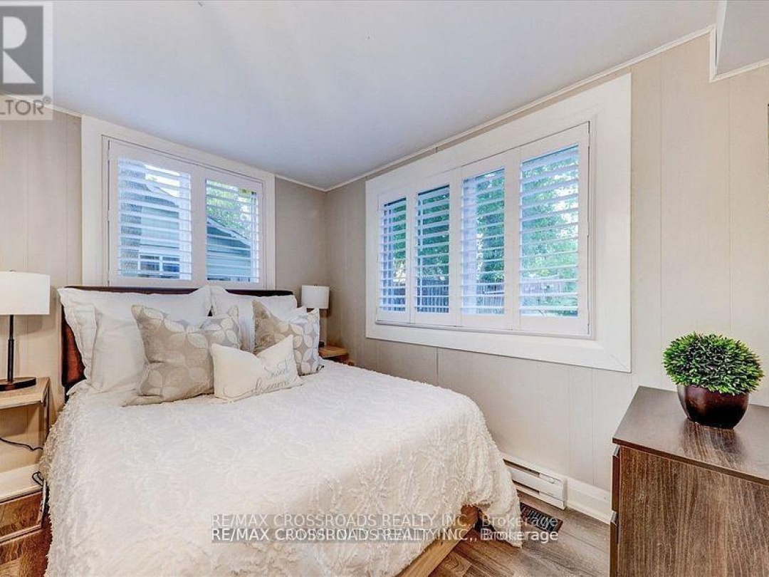 5794 VICTORIA PARK ROAD, 