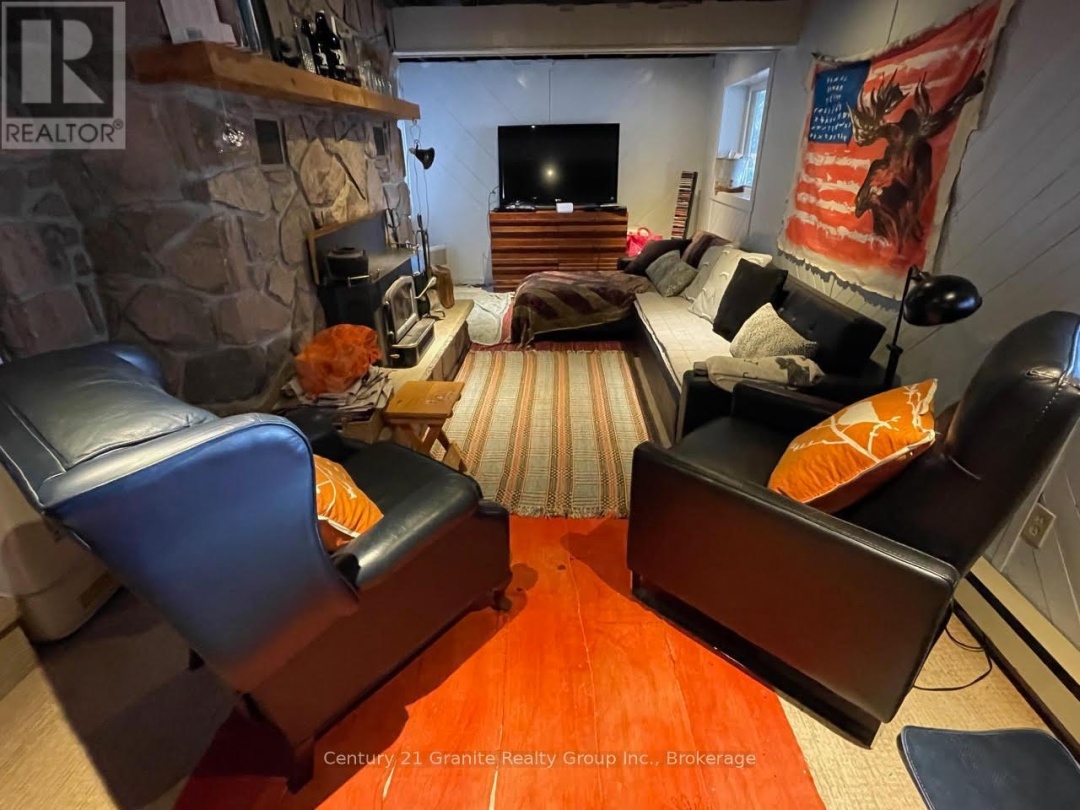 1038 BROKEN PADDLE ROAD, Miskwabi Lake