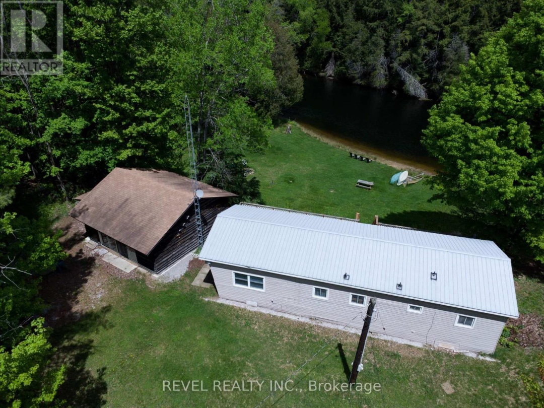 32 Cameron Road, Gull Lake