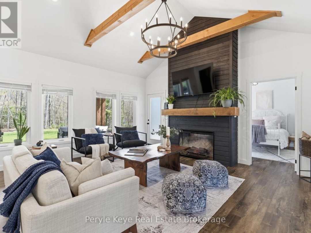 1056 XAVIER STREET, Gravenhurst (Morrison)