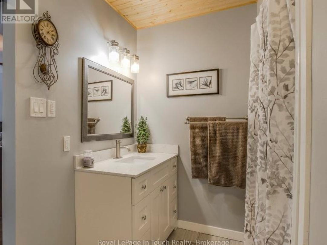 36 MEADOWS AVENUE, Georgian Bay