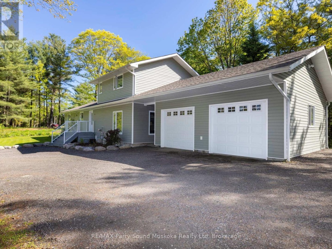 8 PINERIDGE DRIVE, McDougall