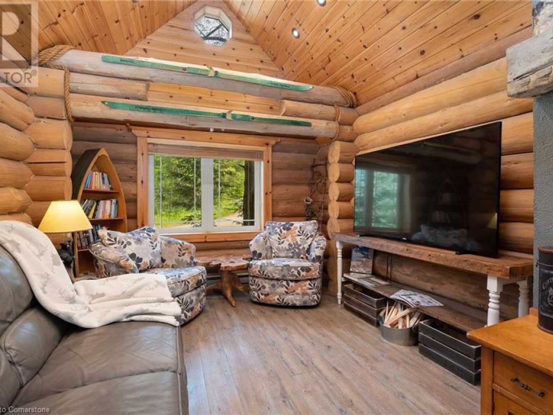 235 LOCH ERNE Road, 