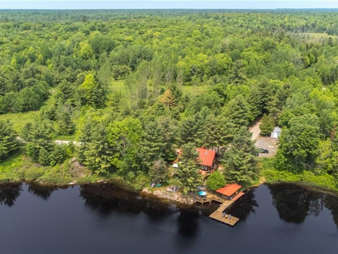 235 LOCH ERNE Road, Vowel Lake