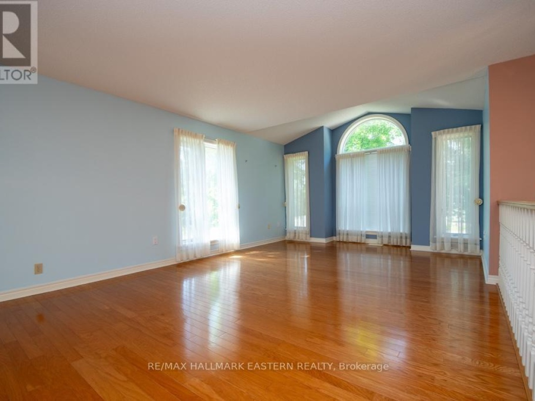2 HUNTINGWOOD CRESCENT, 