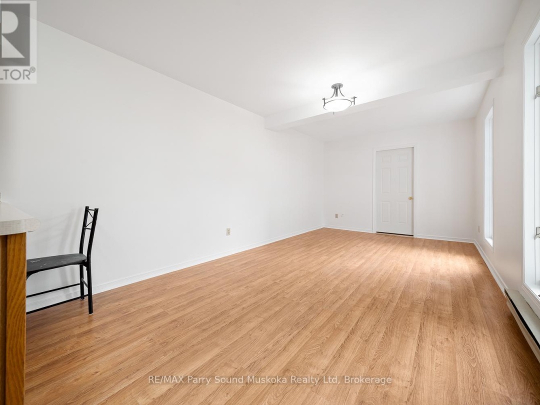 18 GEORGIAN BAY AVENUE, Parry Sound