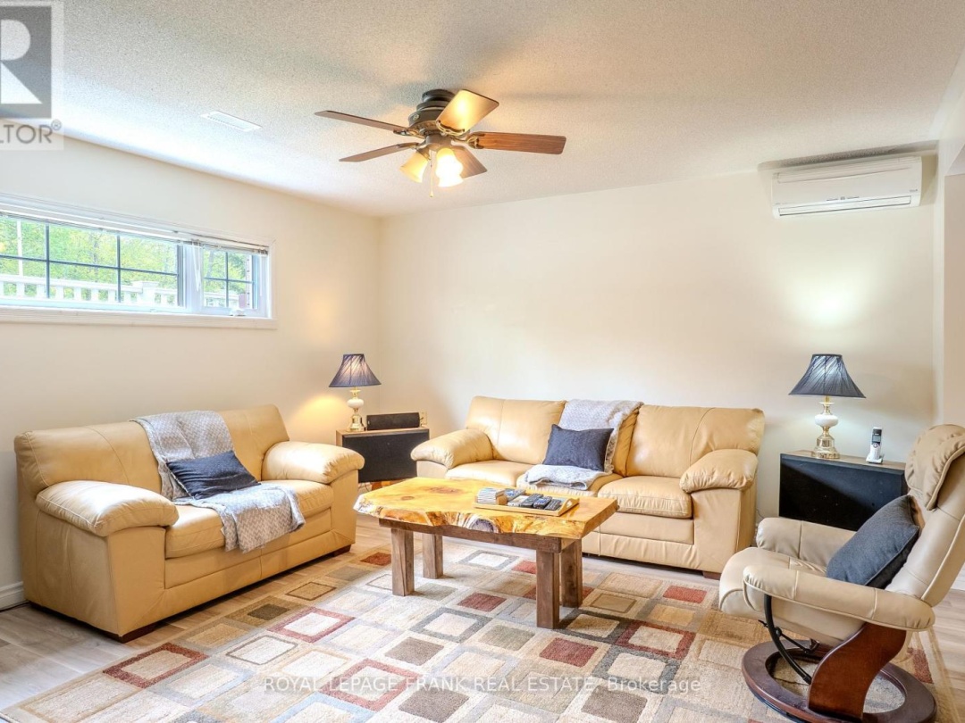 97 PIRATES GLEN DRIVE, Pigeon Lake