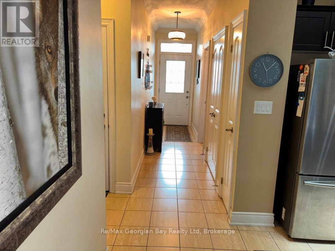 10 MAPLE COURT, 