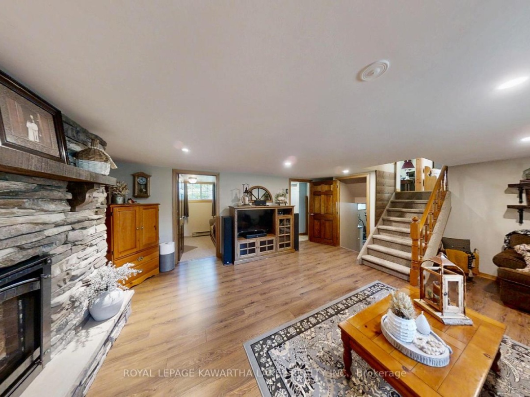 30 Grant Drive, Kawartha Lakes (Oakwood)
