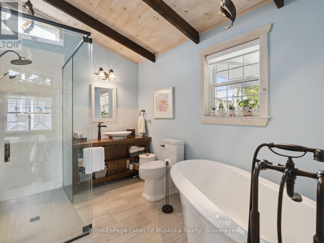 212 JAMES STREET, Bracebridge (Macaulay)