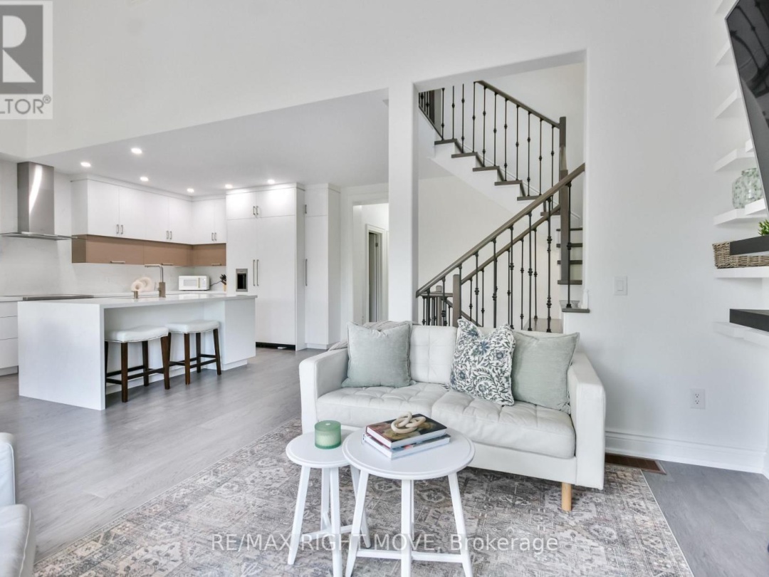 28 - 10 INVERMARA COURT, Lake Simcoe