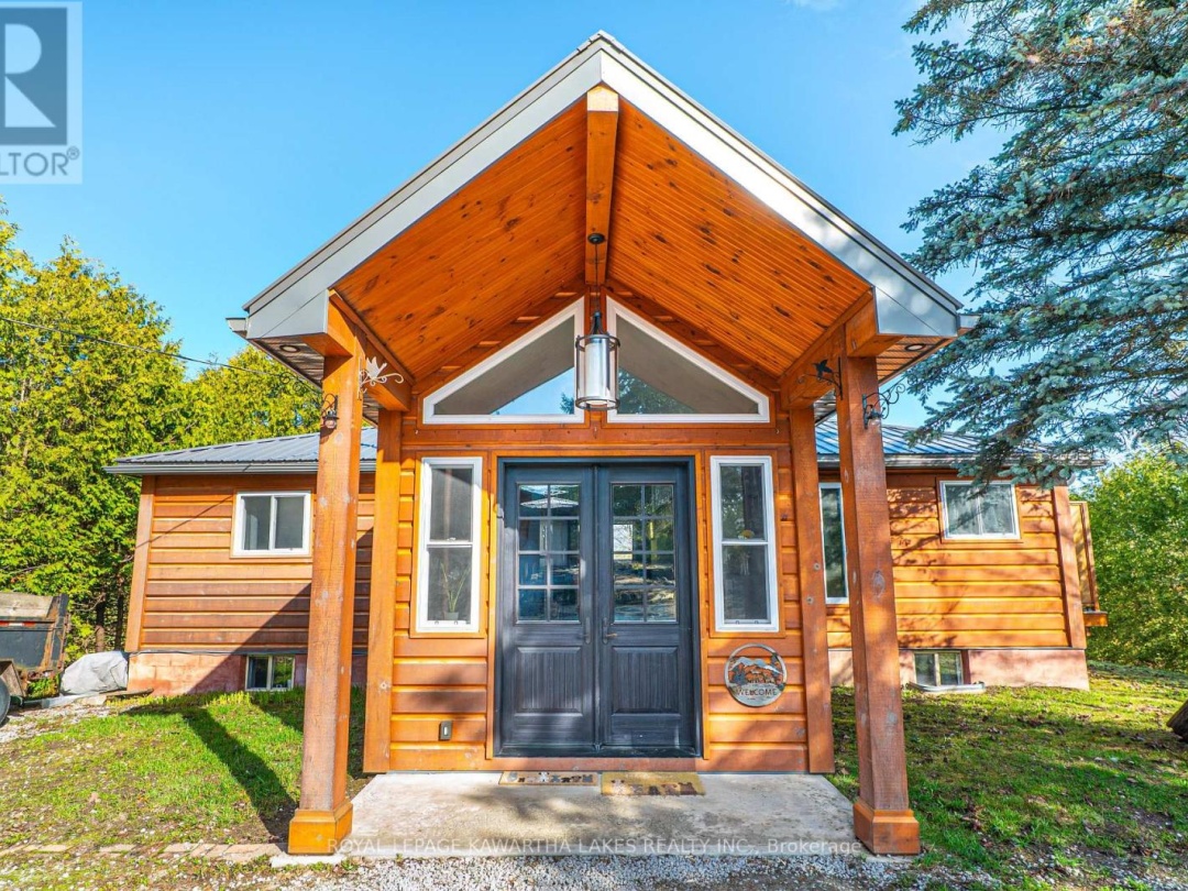 63 ROBINSON AVENUE, Mitchell Lake