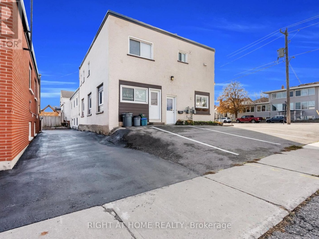32 MATCHEDASH STREET N, Orillia
