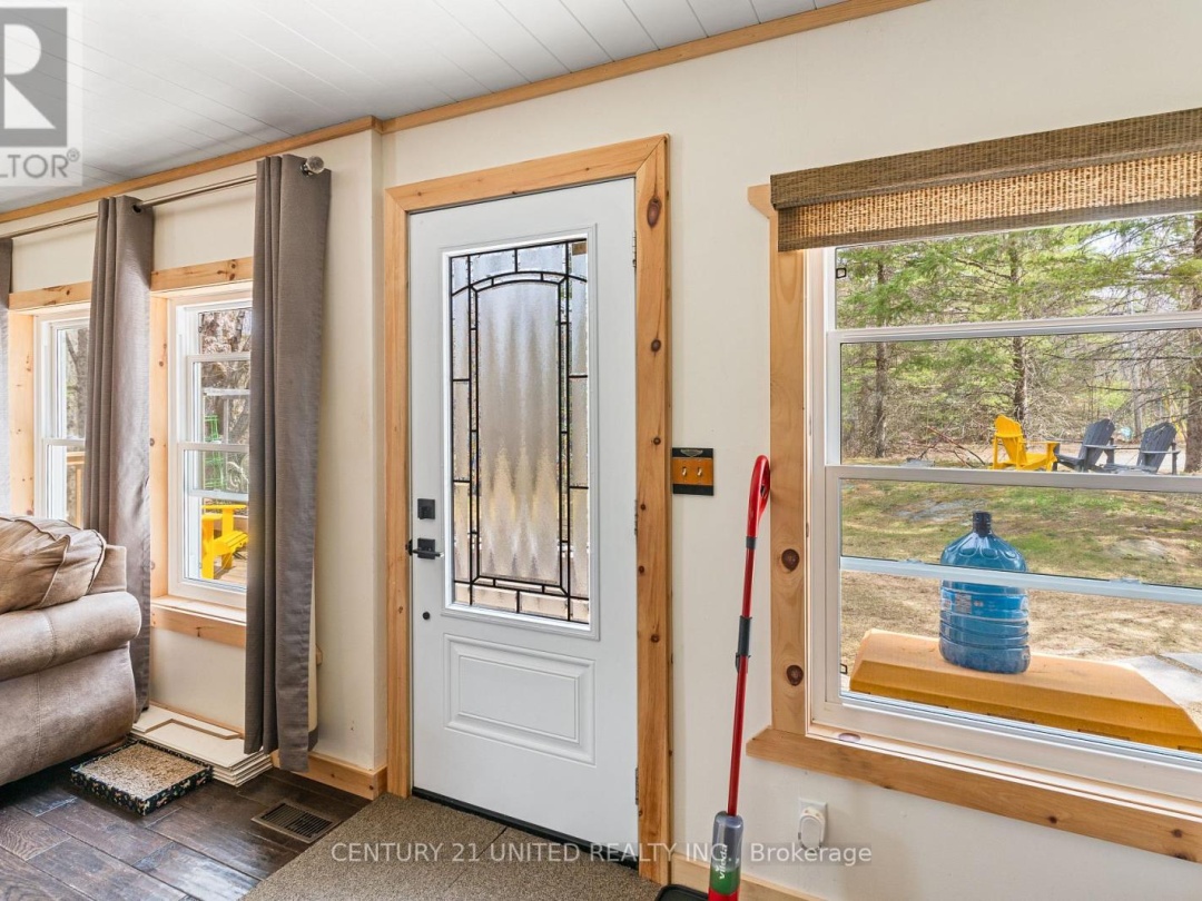 1001 ENGLISH CIRCLE, Tamarack Lake