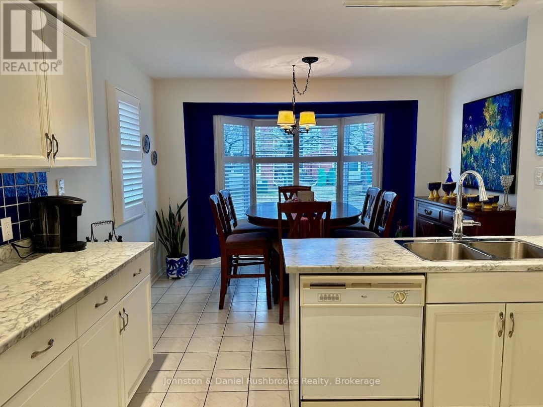 39 SHORELINE DRIVE, Muskoka River