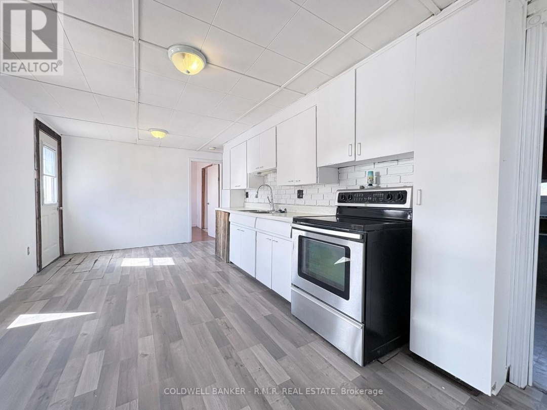 268 MCGUIRE BEACH ROAD, Canal Lake