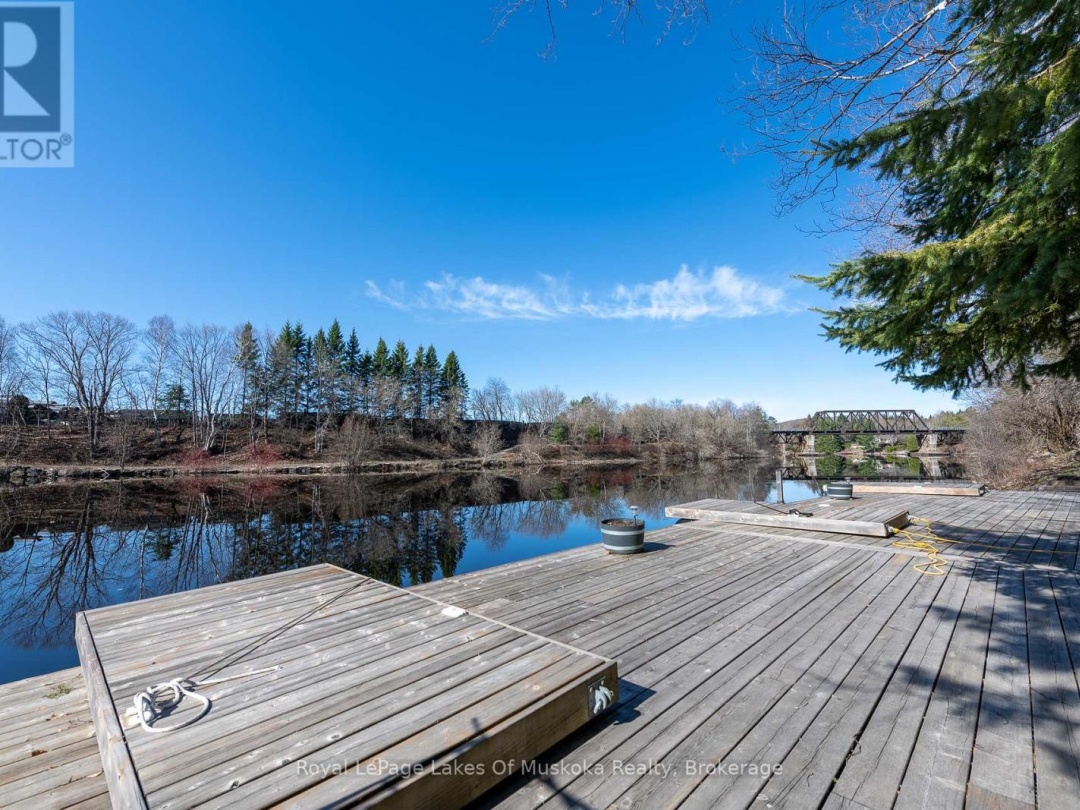 207 - 31 DAIRY LANE, Muskoka River