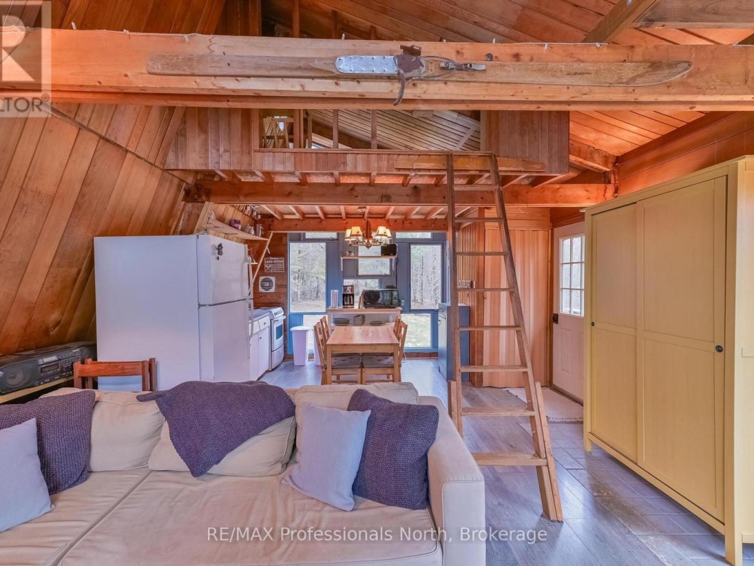 1422 AVERY LANE, Gooderham Lake