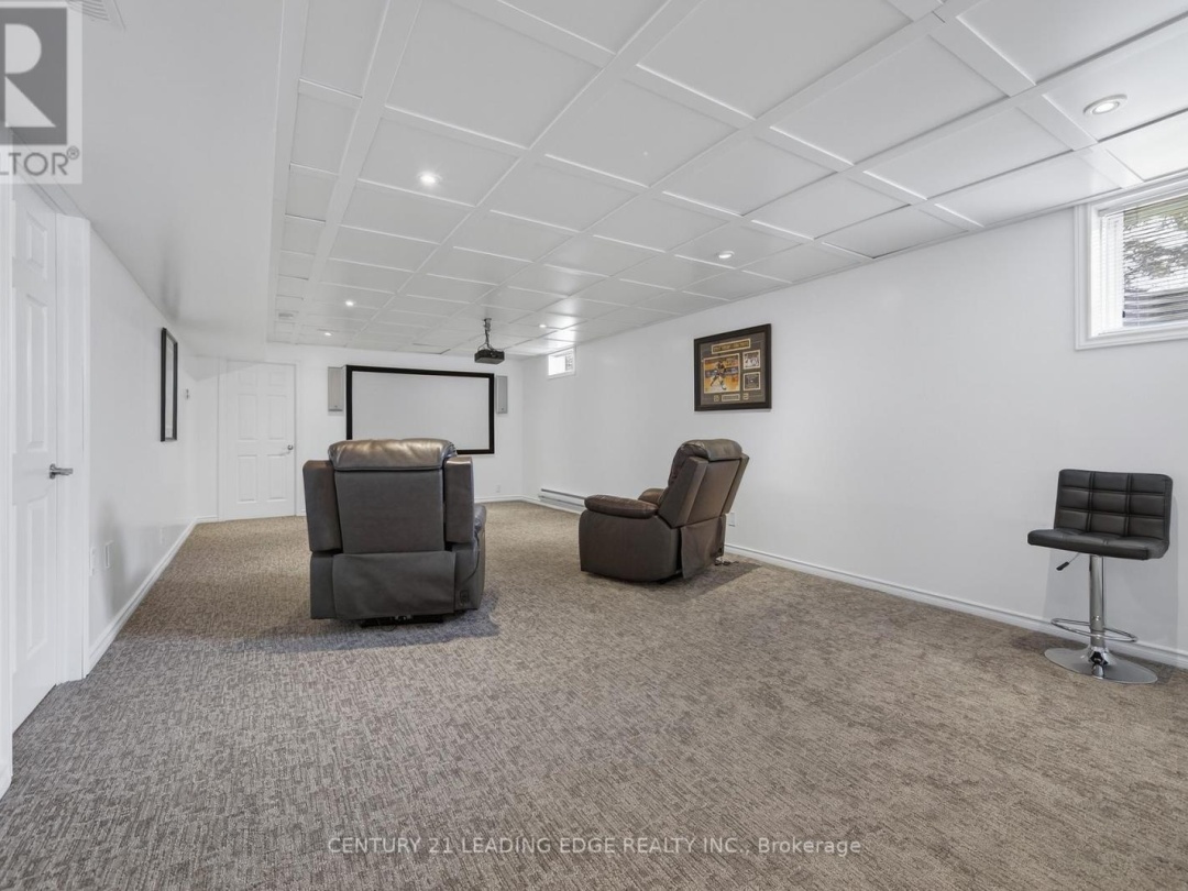 17 SANDLEWOOD TRAIL, Lake Simcoe