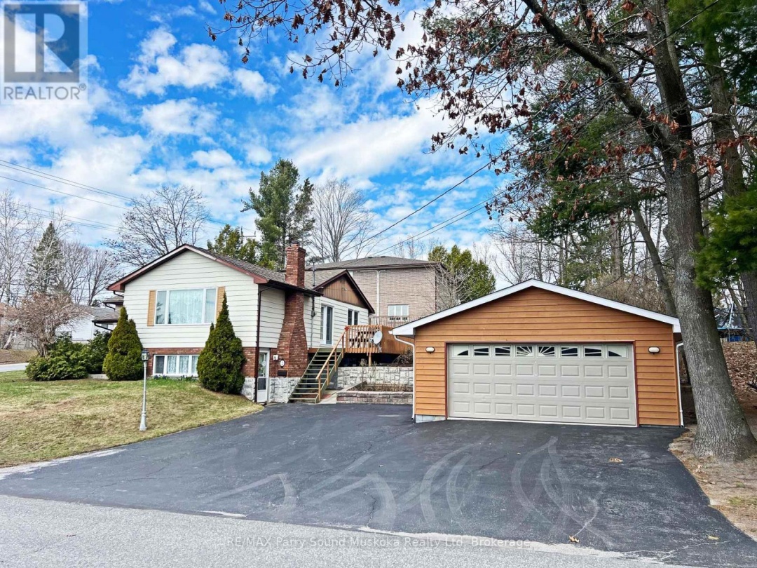 2 LAIRD DRIVE, Parry Sound