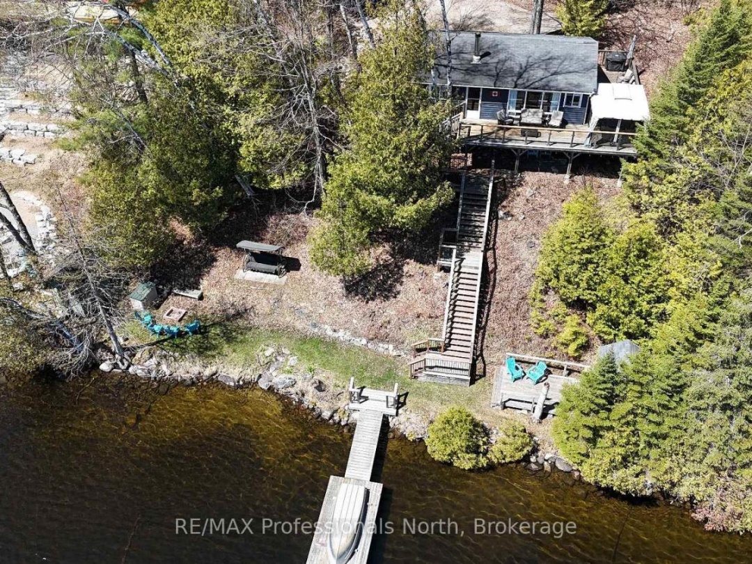 1080 HEART'S CONTENT DRIVE, Salerno Lake