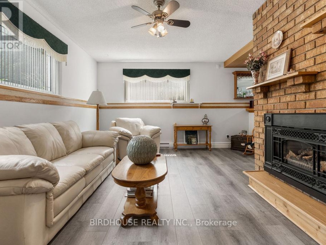 20 DOBLE DRIVE, Kawartha Lakes (Oakwood)