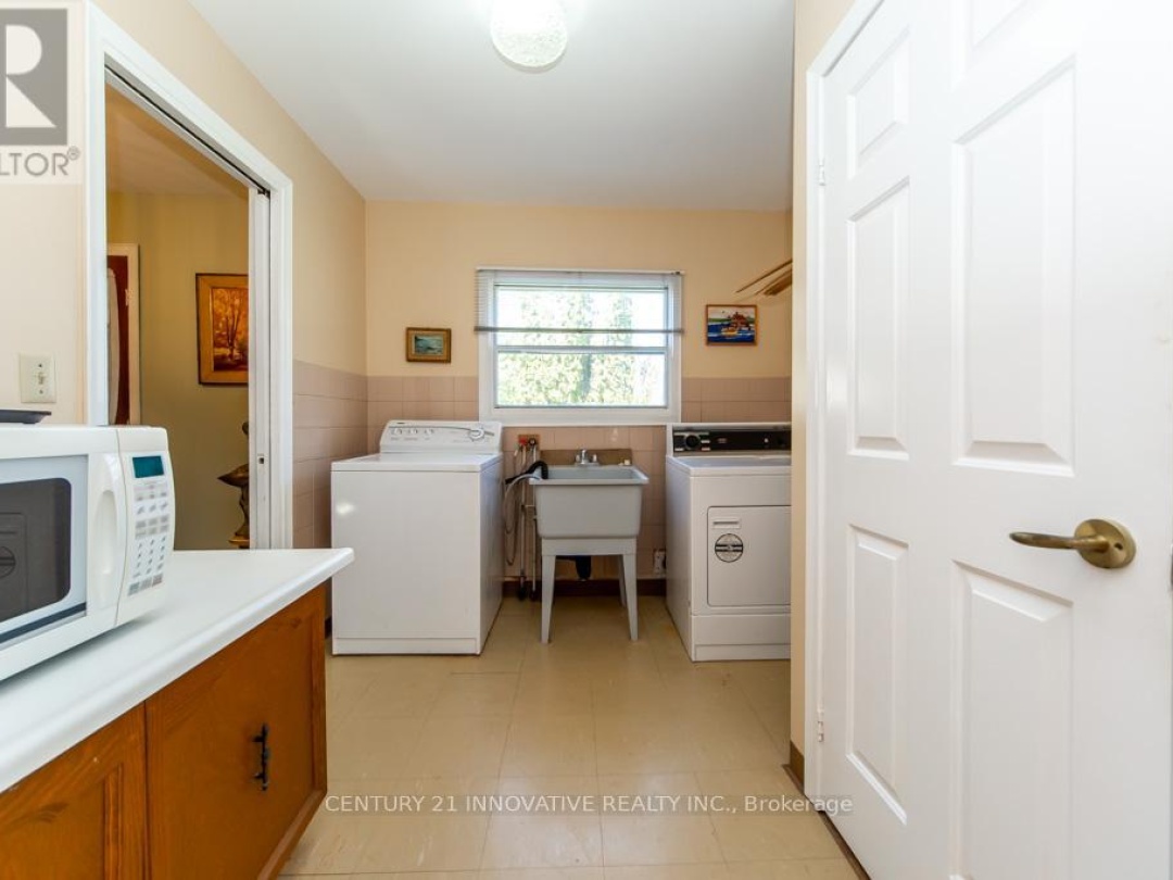 159 MCGUIRE BEACH ROAD, Canal Lake