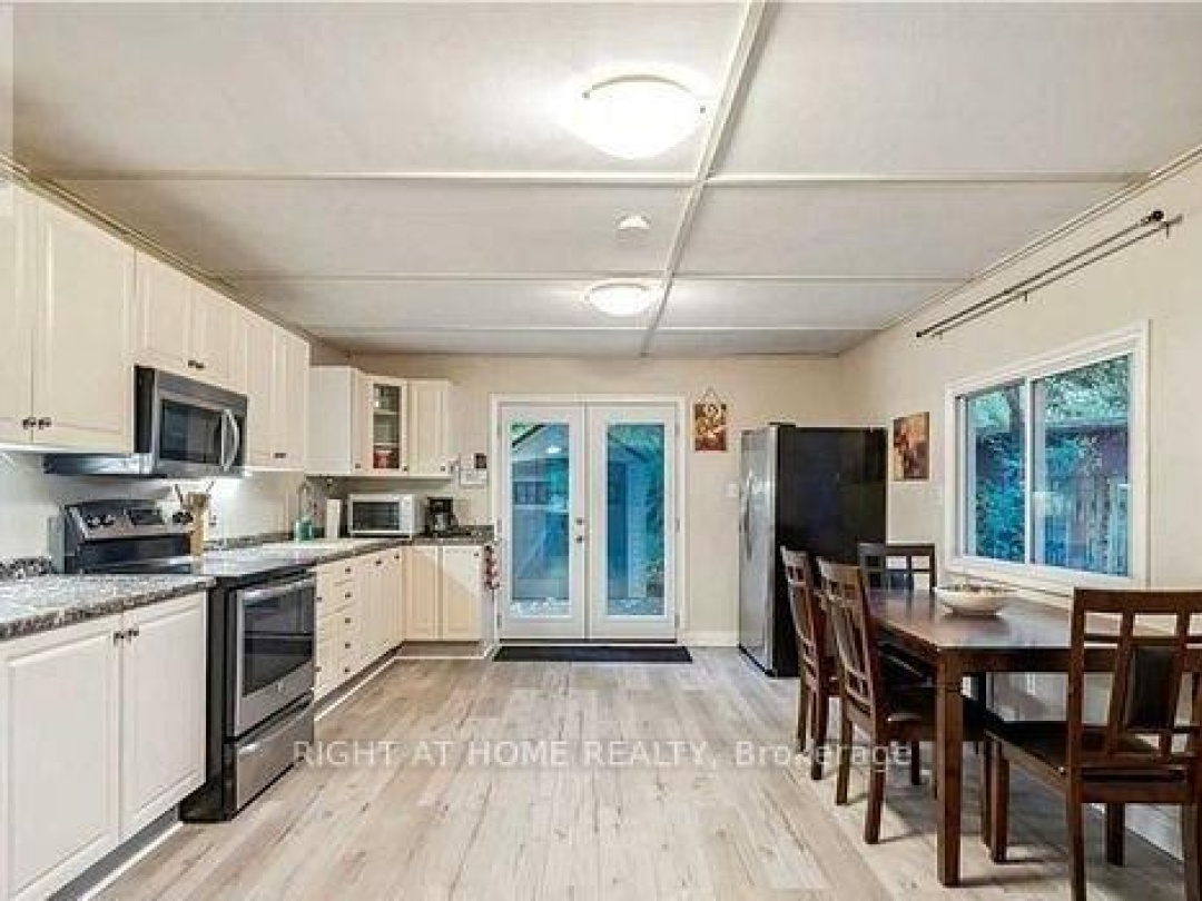 71 ANTIQUARY ROAD, Canal Lake