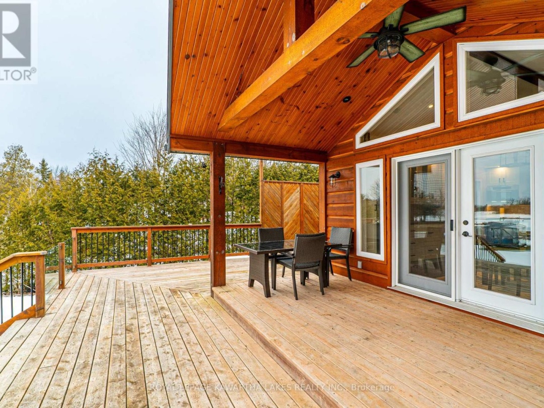 63 ROBINSON AVENUE, Mitchell Lake