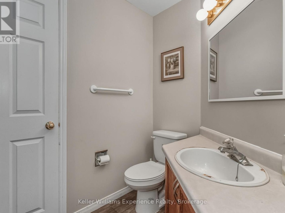 19 HURON TRAIL, Six Mile Lake